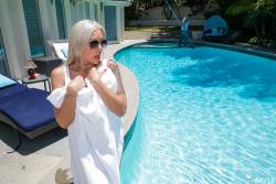 Nina Elle Pool Guy MILF Pussy Poke - 1000px - 116X k7atg7jcad