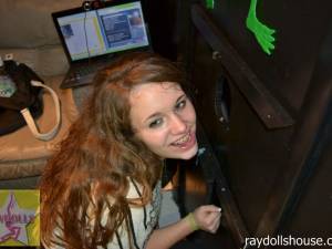 Brunette teen in braces facialed in theater m7aucdasxb