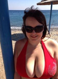 Busty British Babe - 18 Pics 77atxm5n4v