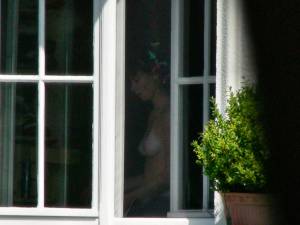 Spying girl next door i7atudvjgw