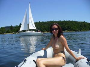 Sexy Topless Girlfriend Privates 47auixsbd3