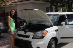 Vivian-Versace-Chick-With-Car-Troubles-Fucks-To-Get-It-Fixed-344x-i7avpintvc.jpg