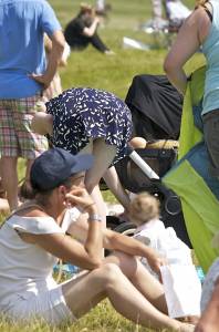 Milf in green thong (upskirt)