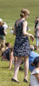 Milf in green thong (upskirt)