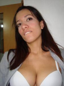 Latina Esposa [x573] o7aw75hf4r