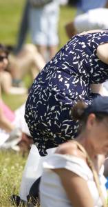 Milf in green thong (upskirt) y7aw71lcnv