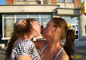 Young Teen On Vacation [x67] p7aw3get7n