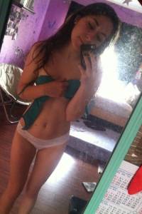 Brunette Friend Loves to Tease [x24] g7bac1e11h