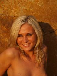 Presenting Sonia C d7bdnothwa