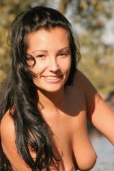 Presenting Laura F z7bdn36qlz