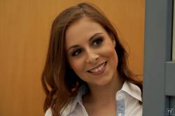 Antonia Sainz The Handyman 37bdjochpv