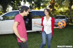 Alexis Fawx Soccer Mom Rescue - 153x h7beb93jh3