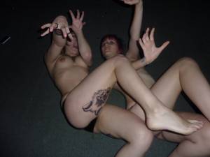3 Amateur punk slut girls x92-77bdw2c7xv.jpg