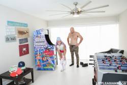 Vina Sky Asian Arcade Pussy Play - 1600px - 192X g7bet59olh