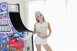 Vina Sky Asian Arcade Pussy Play - 1600px - 192X 47bet4xnye