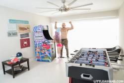 Vina Sky Asian Arcade Pussy Play - 1600px - 192X i7bet6h3h5
