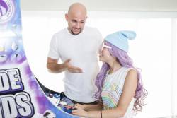 Vina Sky Asian Arcade Pussy Play - 1600px - 192X o7bet5fug6