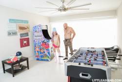 Vina Sky Asian Arcade Pussy Play - 1600px - 192X 67bet60hnm