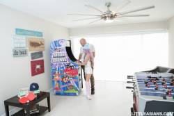 Vina Sky Asian Arcade Pussy Play - 1600px - 192X v7bet5itfl