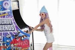 Vina Sky Asian Arcade Pussy Play - 1600px - 192X u7bet45bv4