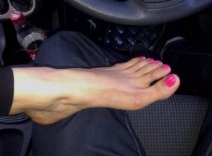 My Wifes Feet During The Day x15l7be5atd2w.jpg