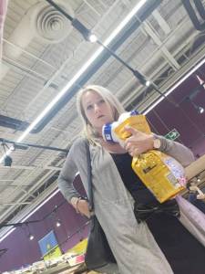 Upskirt a carrefour e7bejqq1h5