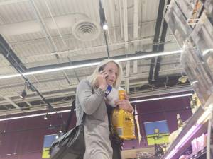 Upskirt a carrefour 57bejqof5f