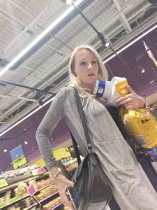 Upskirt a carrefour p7bejqpx7p