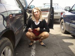 Hairy blonde indoors and outdoors piss x261-y7bfcvmqer.jpg