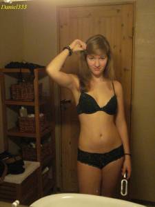 Horny girl, posing, suck and fuck with black Cock x 213 d7bfkgcy31