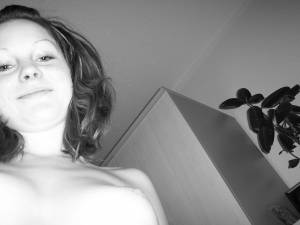 Black and white Fuck x 77 z7bgfs64pd