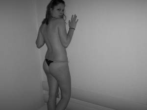 Black and white Fuck x 77 s7bgfqqk5h
