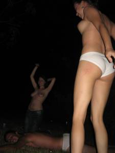 Hot outdoor Posing x 87 p7bg0f82gj