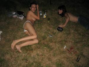 Hot outdoor Posing x 87 c7bg0f6rj3
