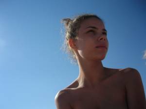Hot outdoor Posing x 87 u7bg0f0sqm