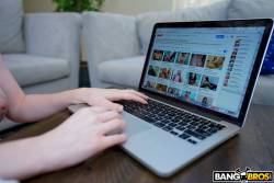 Courtney Taylor Bunny Colby Camming With The Fam - 734x t7bhd9fvxt
