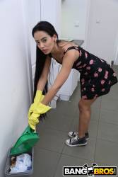 Andreina Deluxe Juicy Ass Maid Andreina - 277x d7bgot0gax