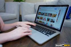 Courtney Taylor Bunny Colby Camming With The Fam - 734x c7bhd9iqqp