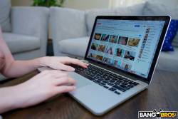 Courtney Taylor Bunny Colby Camming With The Fam - 734x m7bhd90om5