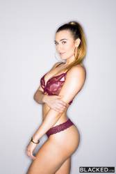 Ella Reese Stretching - 67x s7bh16gldc