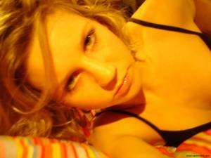 Blonde-playing-and-making-photos-at-home-x206-e7bhcgkkem.jpg