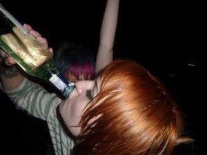 Drunken Emo Girls x115 t7bgxgpb74