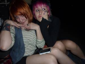 Drunken Emo Girls x115 67bgxhwsp5
