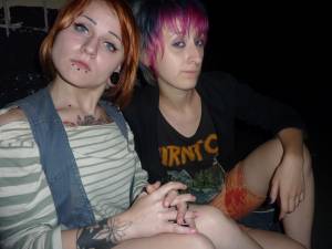 Drunken Emo Girls x115 m7bgxhocnz