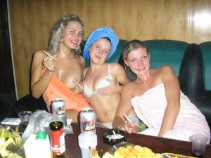 Hot girls, homemade Party x 51 q7bgw66muv