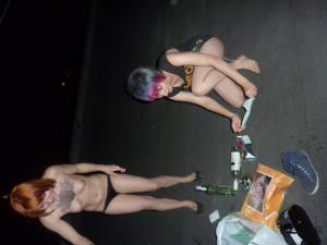 Drunken Emo Girls x115 c7bgxivmvb