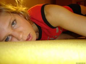 Blonde-playing-and-making-photos-at-home-x206-n7bhced6um.jpg