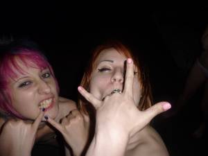 Drunken-Emo-Girls-x115-v7bgx0qvg4.jpg