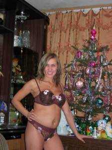 Blonde MILF With Big Tits Posing At Home v7bhaglqyl