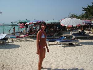 Two girls on Vacation x 40 v7bh5p8wl0